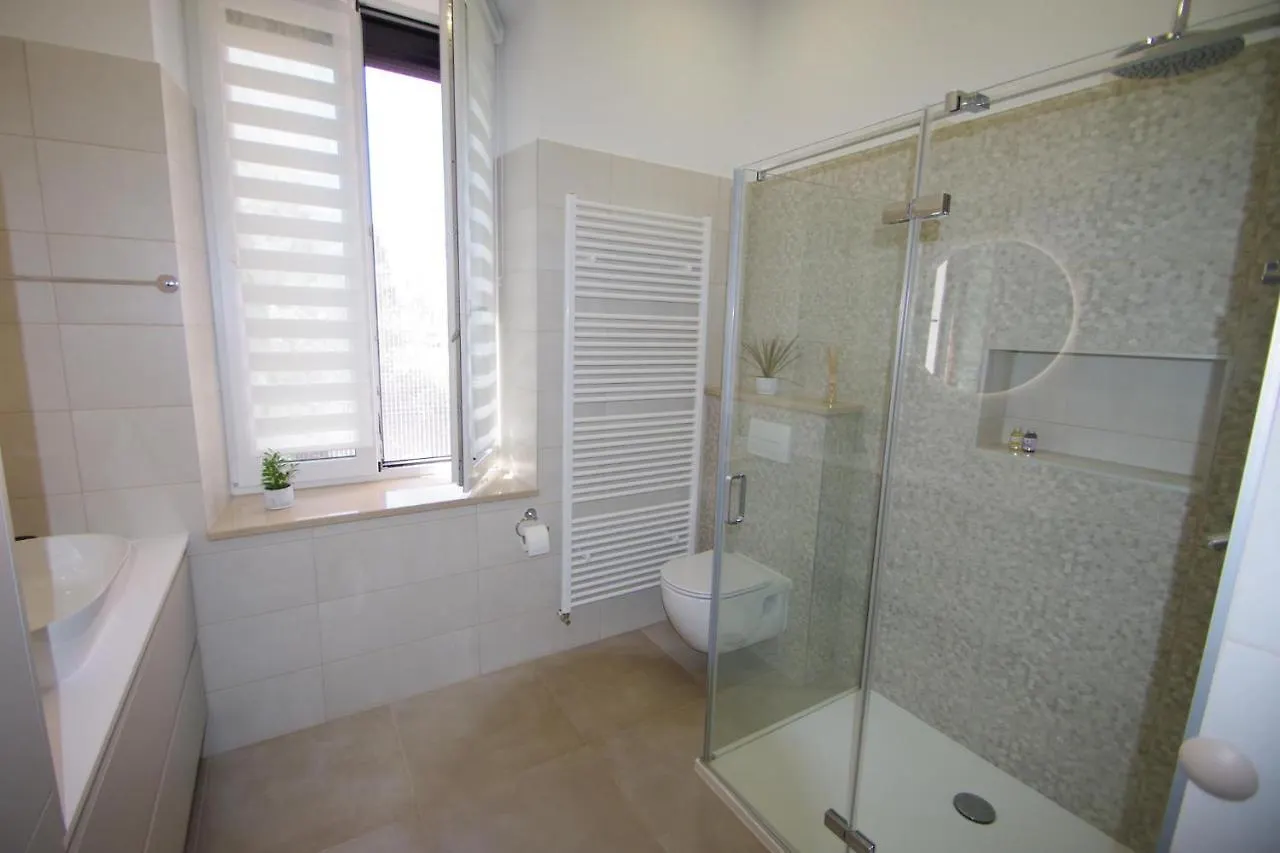 Bright & Modern 2-Bedroom Flat In Pula 0*,