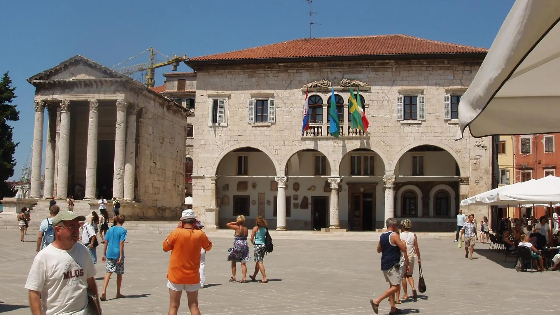 Apartment Bright & Modern 2-Bedroom Flat In Pula