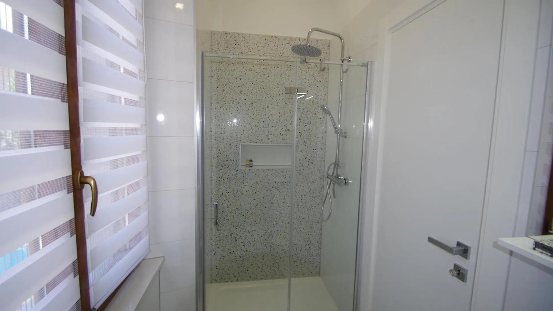 Bright & Modern 2-Bedroom Flat In Pula 0*,  Croatia